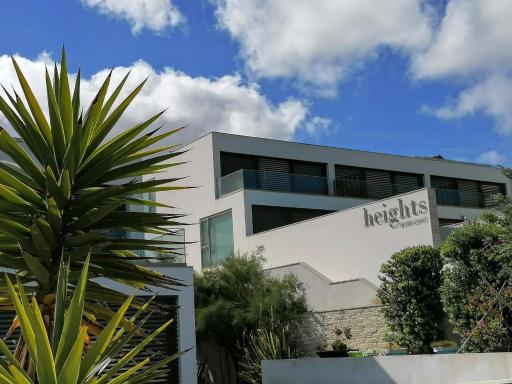 Silver Coast Heights G - Moradia com terraço e vista mar - Housity