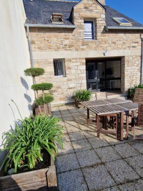 Maison en pierre accès 5 mn à pied plage - Housity