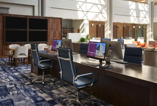 Hilton Houston North - Housity