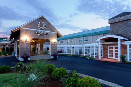 DoubleTree by Hilton Cape Cod - Hyannis - Housity