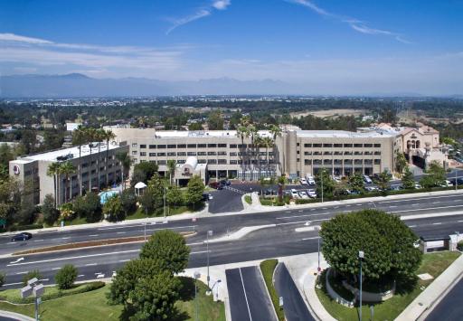 DoubleTree by Hilton Rosemead - Housity