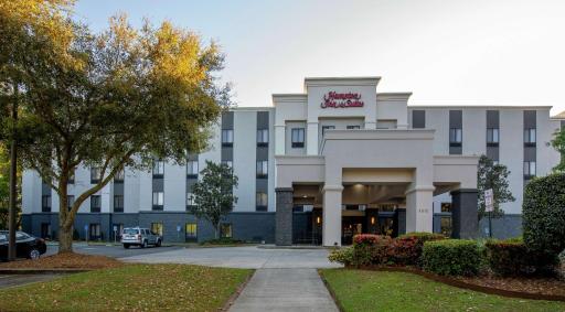 Hampton Inn and Suites Lafayette - Housity