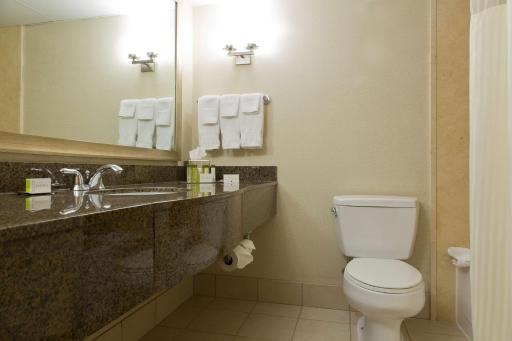 DoubleTree by Hilton St Paul Downtown - Housity