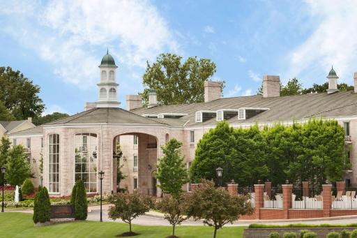 Hilton St. Louis Frontenac - Housity