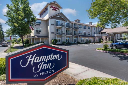 Hampton Inn Ukiah - Housity