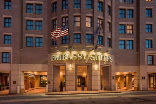 Embassy Suites by Hilton Alexandria Old Town - Housity