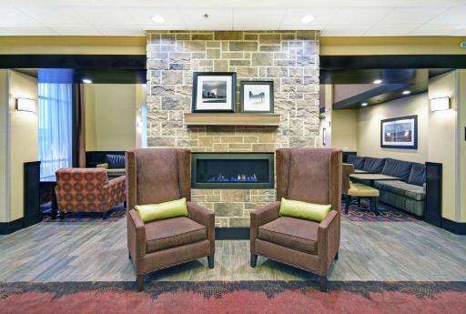 Hampton Inn & Suites Milwaukee/Franklin - Housity