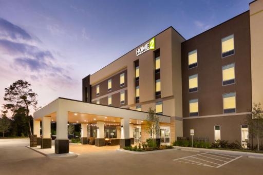 Home2 Suites by Hilton Shenandoah The Woodlands - Housity