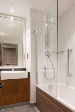 DoubleTree by Hilton Southampton - Housity