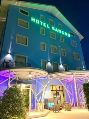 Hotel Sangro - Housity