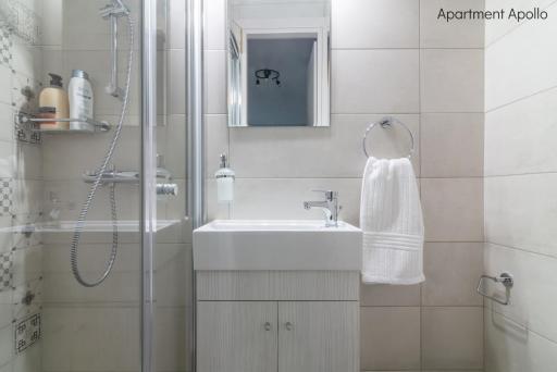 Apollo & Artemis by Heloni Apartments - Housity