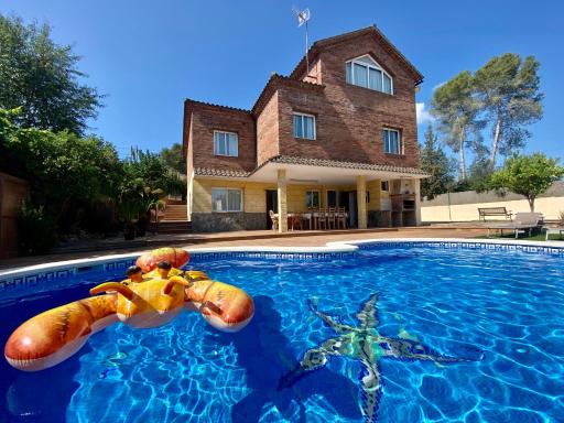 California House in Canyelles by HLCLUB Agency - Housity