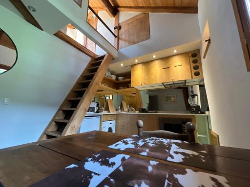 un nid sous les toits - Housity
