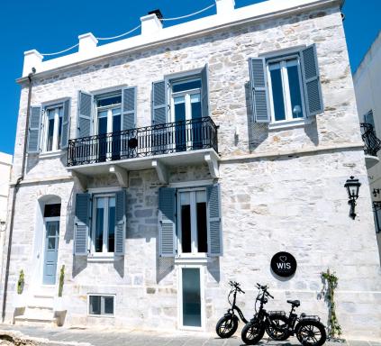 WIS Suite in Ermoupoli - Housity