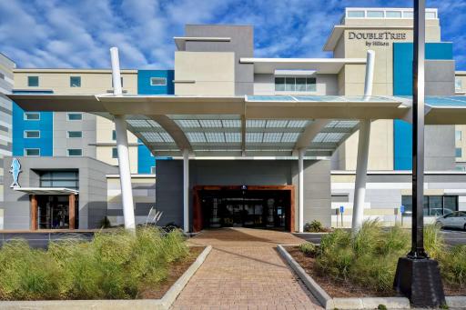 DoubleTree by Hilton Oceanfront Virginia Beach - Housity