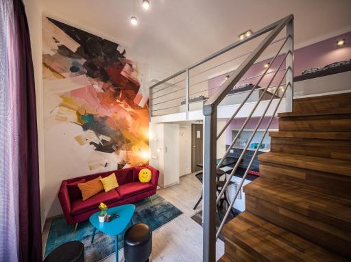 Trip and Hop - Housity
