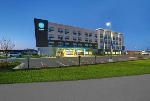 Tru By Hilton Stoughton - Housity