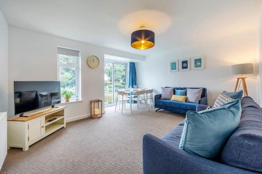 Shore House - Walton - Housity