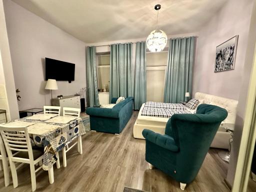 Kings main square Apartment - Housity