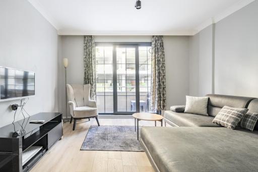Lovely Apt w Balcony, 8 min to Forum Istanbul - Housity