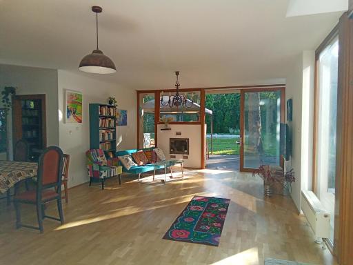 Laid Back Villa - Housity