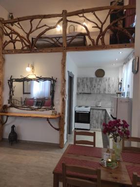 Orange Garden Loft - Housity