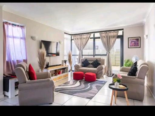 Home away from home-2 bedroom & 2 bathrooms apartment - Housity