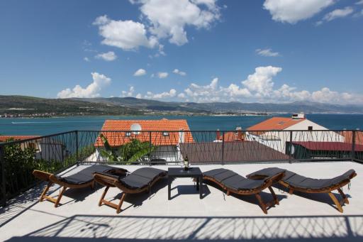 Apartment with terrace and sea view - LUCIC - Housity