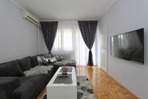 Cezar Apartment - Housity