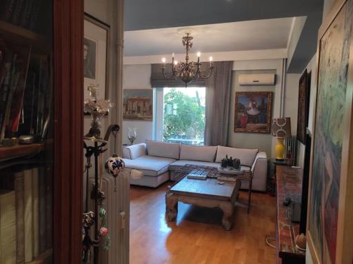 Seaside Artistic Apartment in Glyfada - Housity
