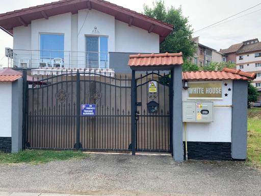 White House Guest House - Housity