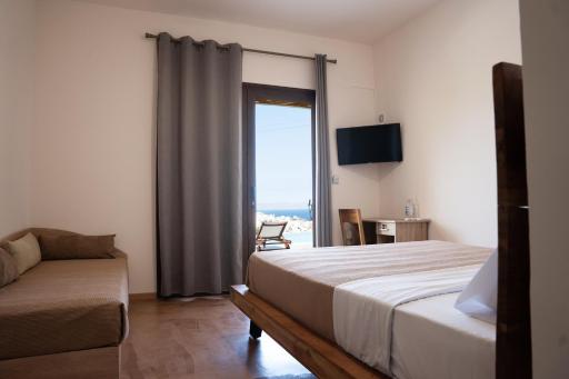 DIPOLIS luxury apartments Syros - Housity