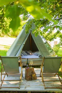 ParolePerdute - Tipì nella radura - Housity