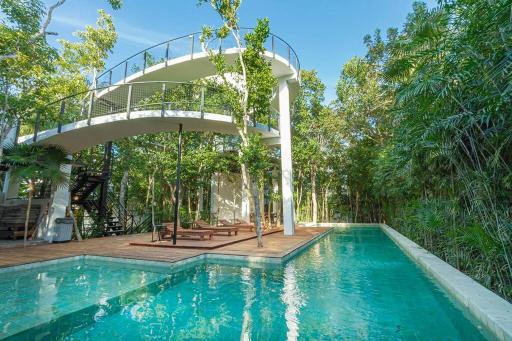 Magnificent House with Pool & Jungle View - Housity