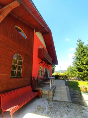 Haškovna - tradice zájezdního hostince u Prachovských skal - Housity