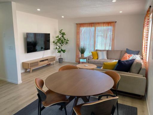 2nd Floor, 2 Bedroom Condo, Sleeps 6 - Housity