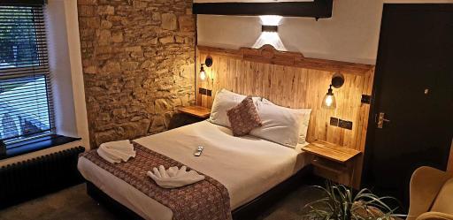 The Blue Boar - Housity