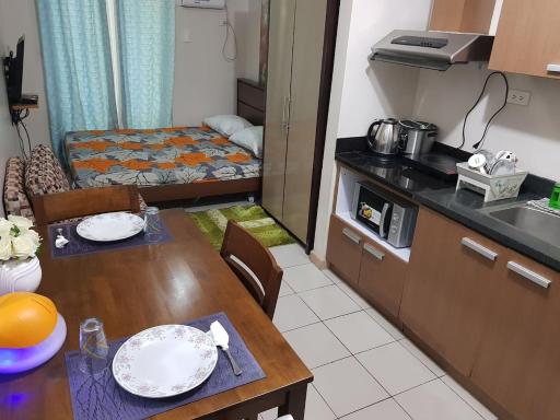 Heart of the City Studio with Balcony - Housity