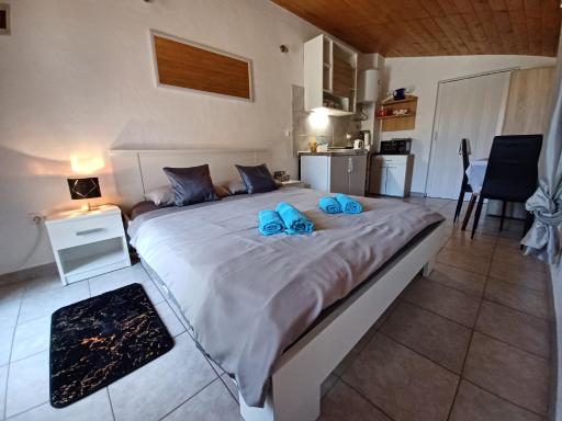 Pampas studio, self check-in - Housity