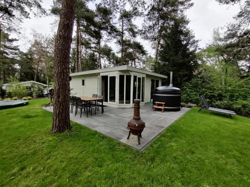 Huisje Weltevree met hottub - Housity