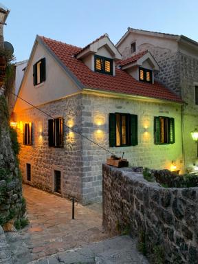 KAŽIN supreme - Housity