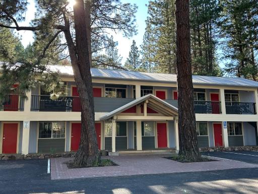 Crater Lake Gateway - Hwy 140 - Housity