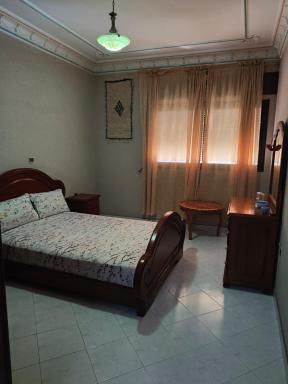 APPARTEMENT PROCHE BUS CTM 90M2 PROPRETE ET HYGIENE IRREPROCHABLE très bien équipé UNE CHAMBRE et 2 SALONS avec couchage seddari - Hizvo