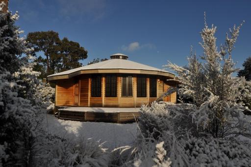 Mangawhero - Modern Yurt Style Chalet, Ohakune - Housity