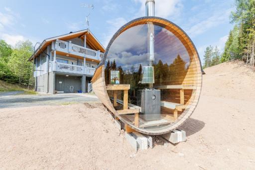 Villa Sahiranta paljulla, 8-12 henkilölle - Housity