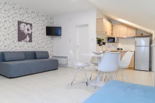 Sky Lux - Housity