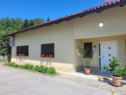 Apartma Kolpa - Housity