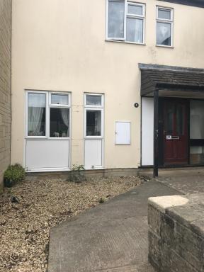 Elegant Malmesbury Hideaway - Housity