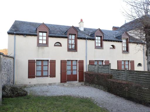Charmant Gîte Familial au Cœur du Parc Régional de Normandie-Maine avec Jardin Clos - FR-1-410-140 - Housity