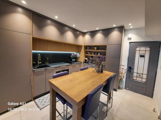 Sea View Suites - דירות נופש עם מקלט - Housity